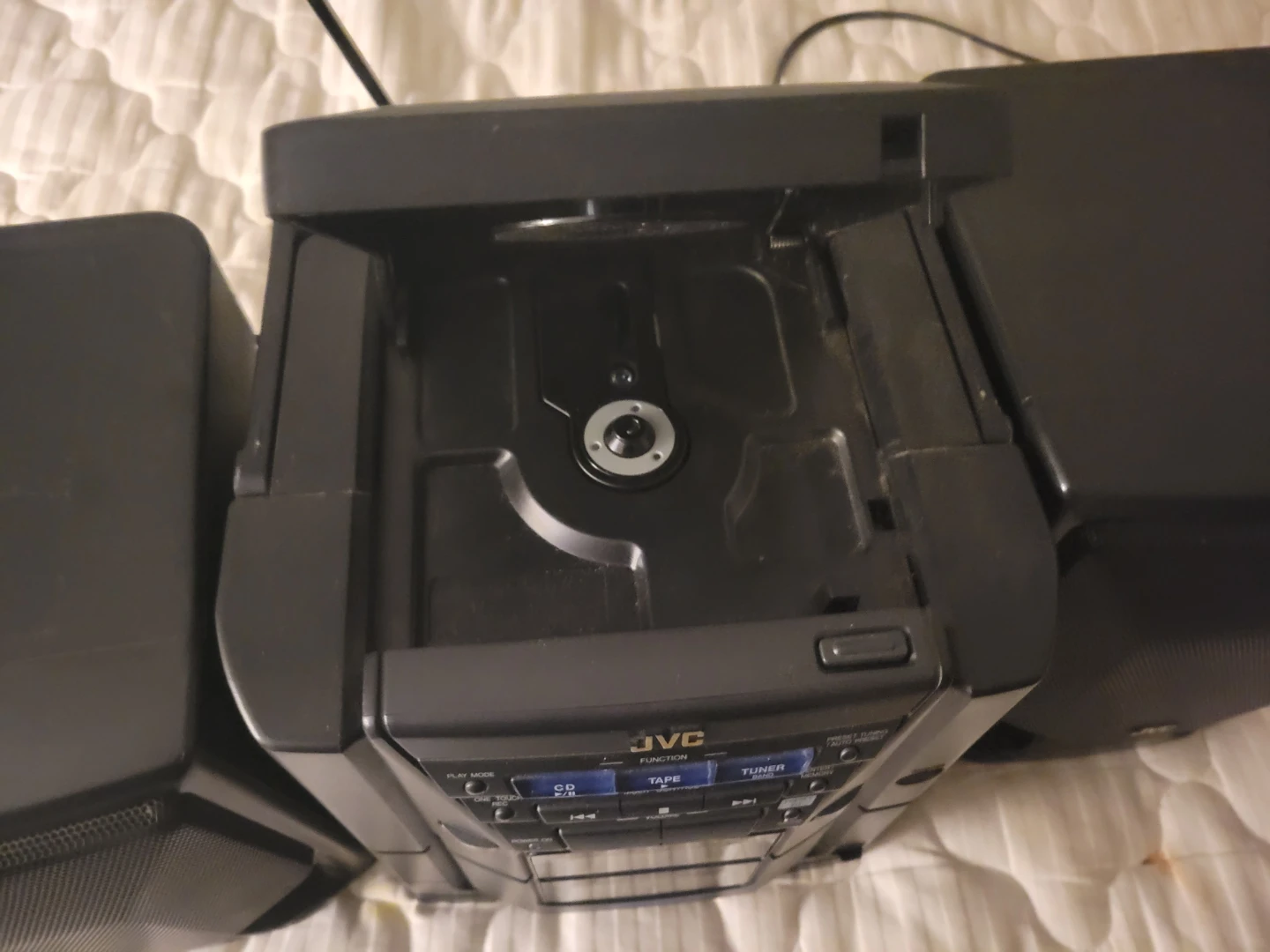 JVC CD player, speakers & power cord included - photo 4