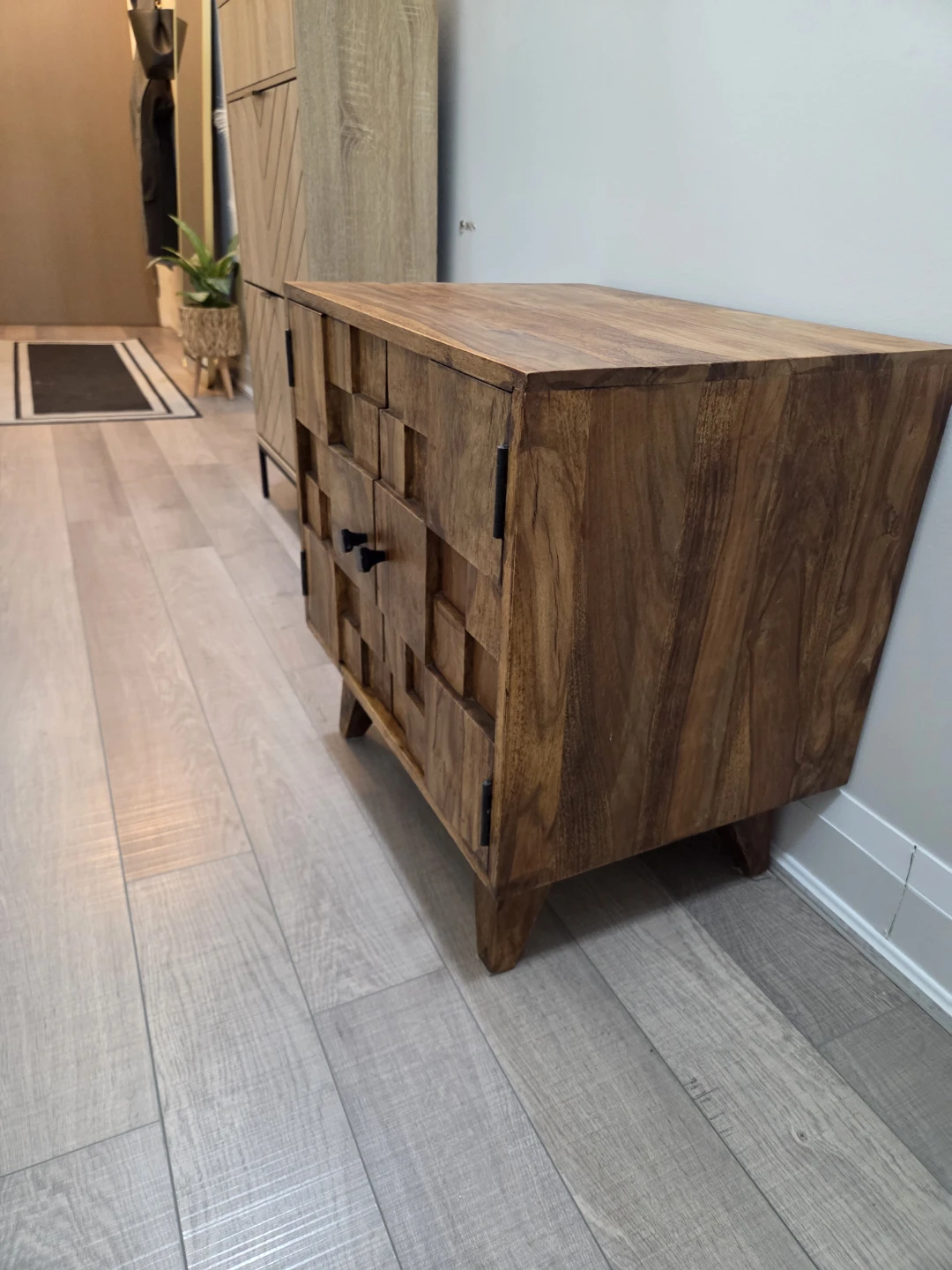 Wooden Accent cabinet/sideboard/entryway table - photo 3
