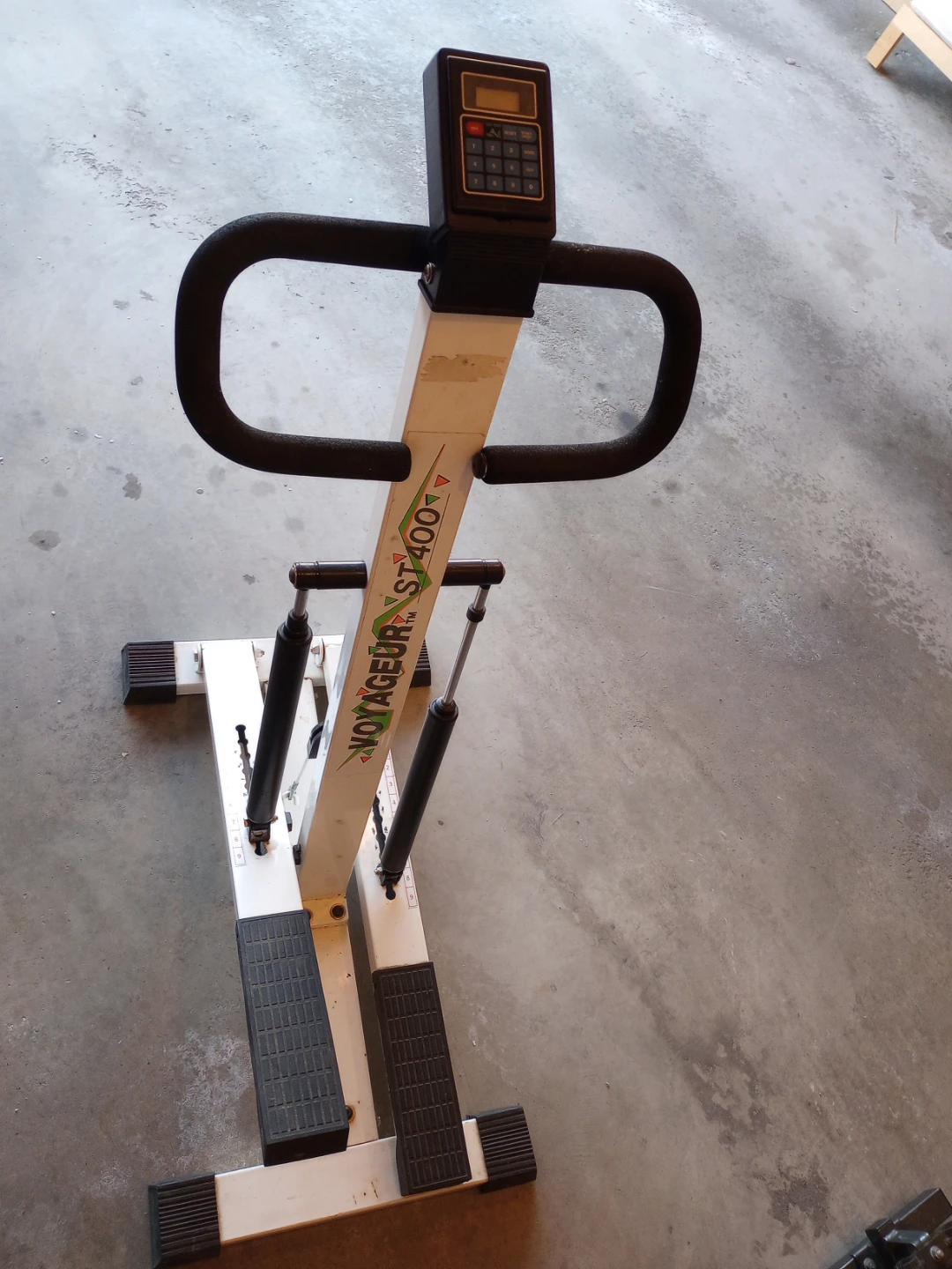 Voyageur ST400 Stepper