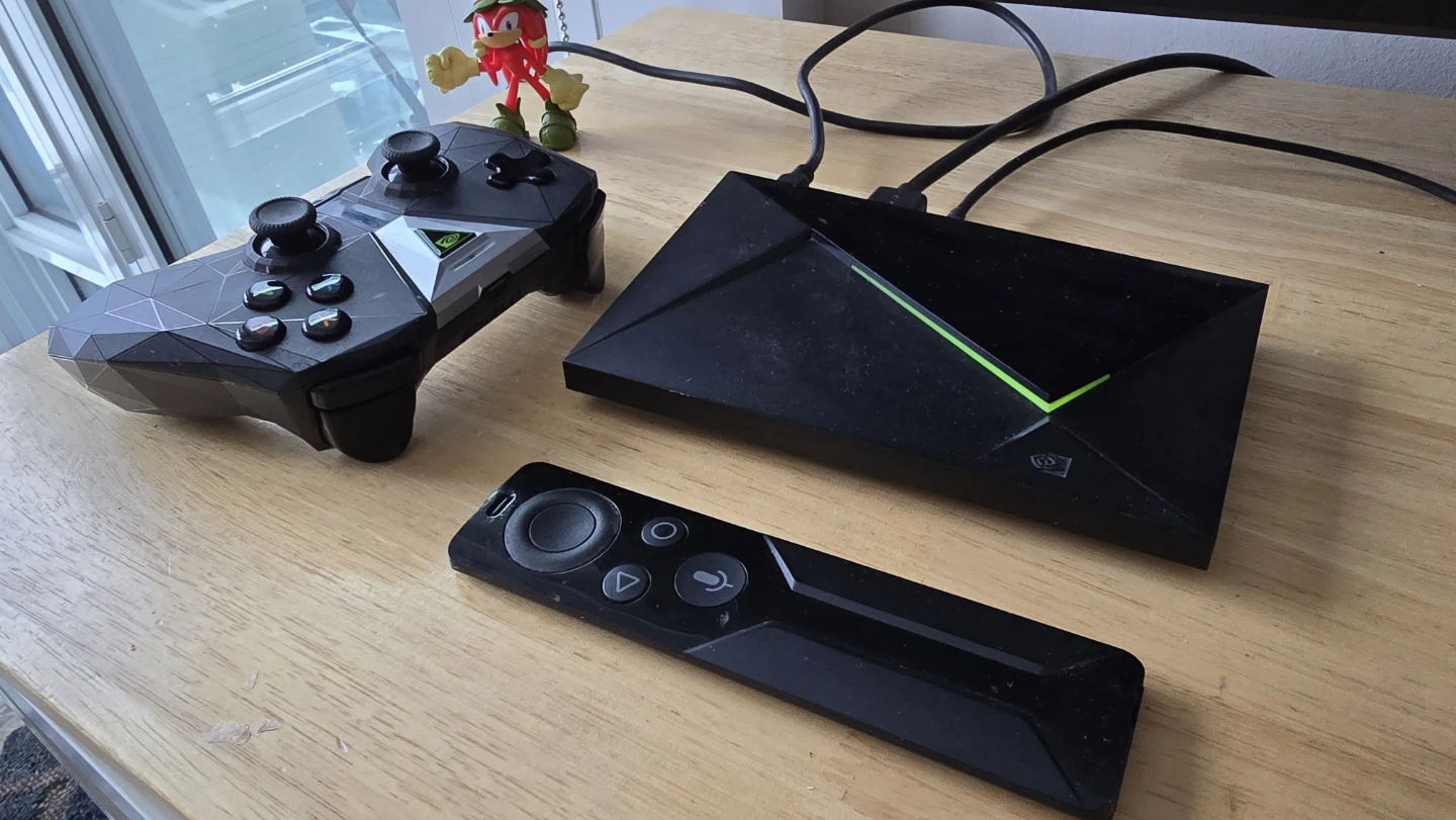 Nvidia Shield TV 4K with Controller & Remote - photo 2