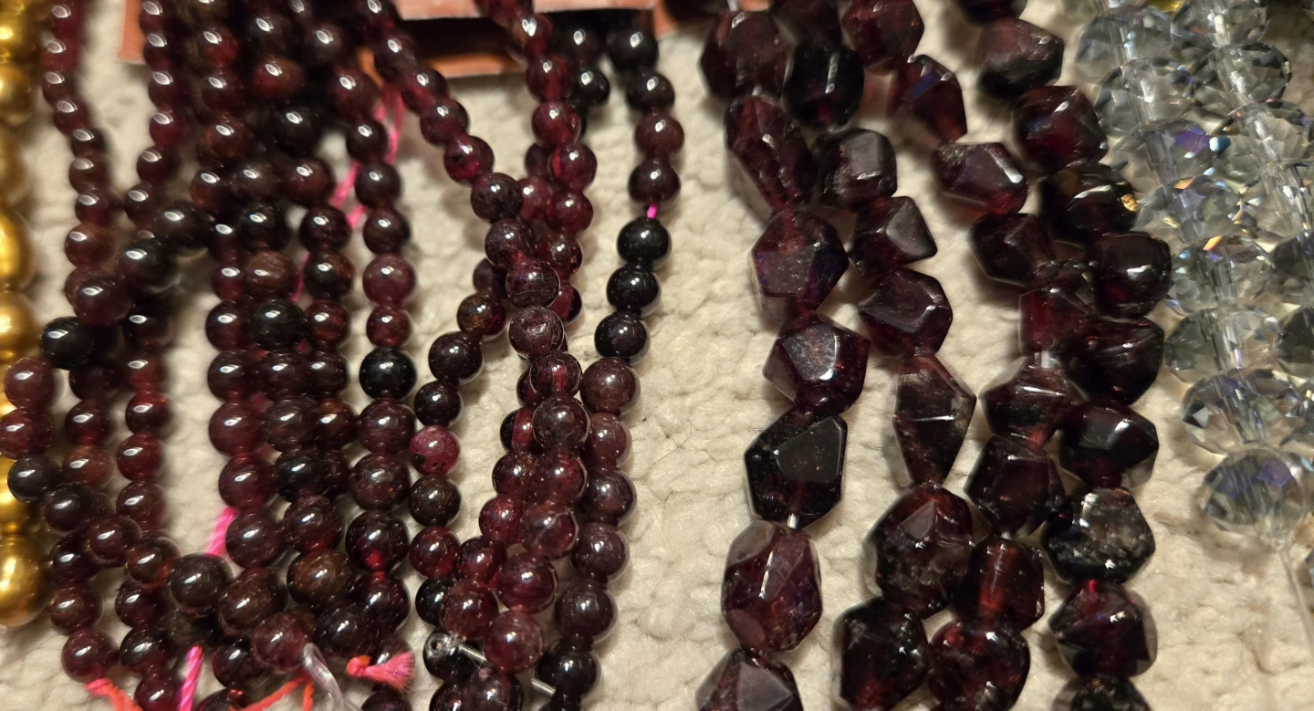Lot of Assorted Bead Strands (Lot O) - photo 5
