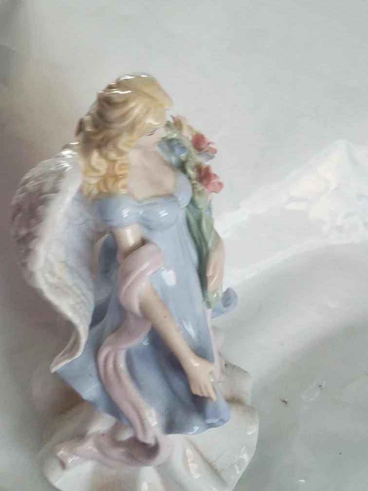 Ceramic Angel Music Box Figurine - photo 4