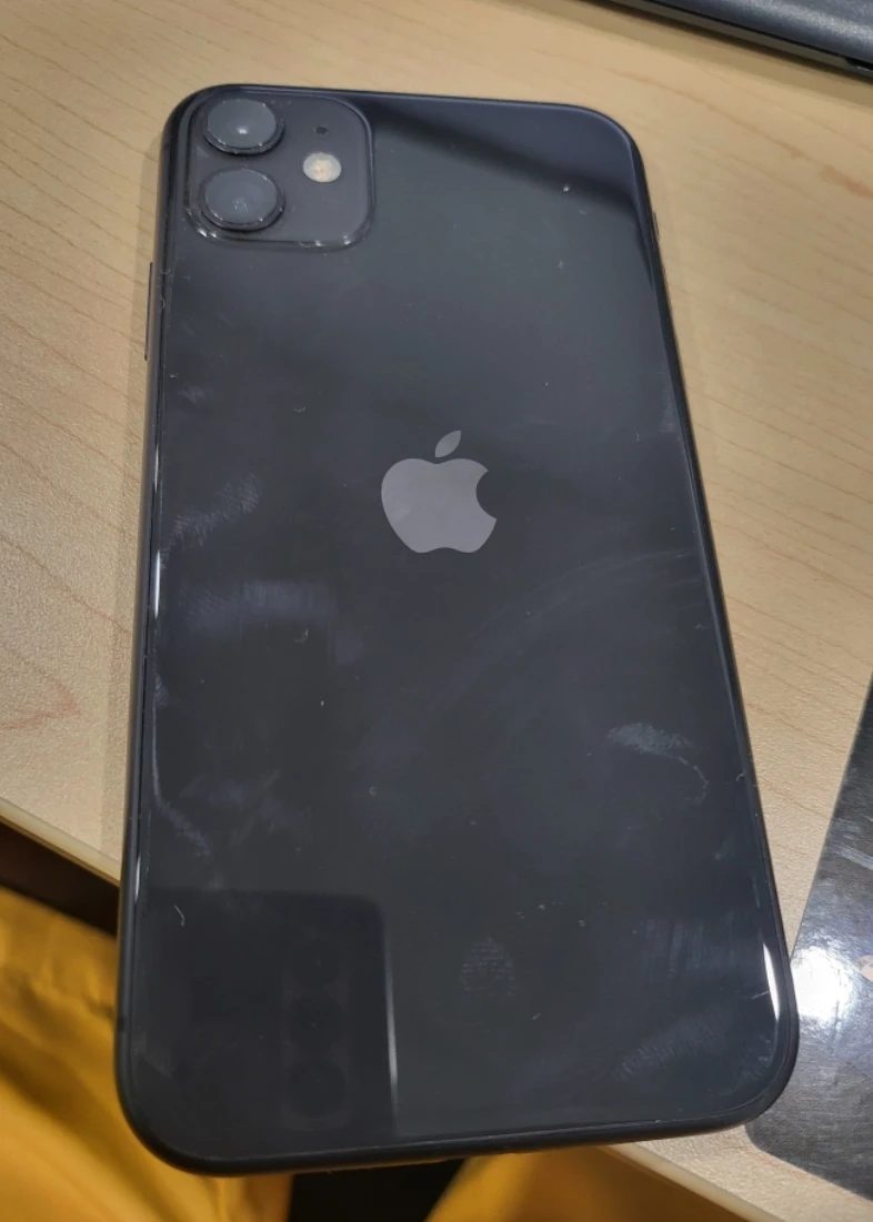 Apple iPhone 11 64GB - Black 74% BH Clean - photo 2