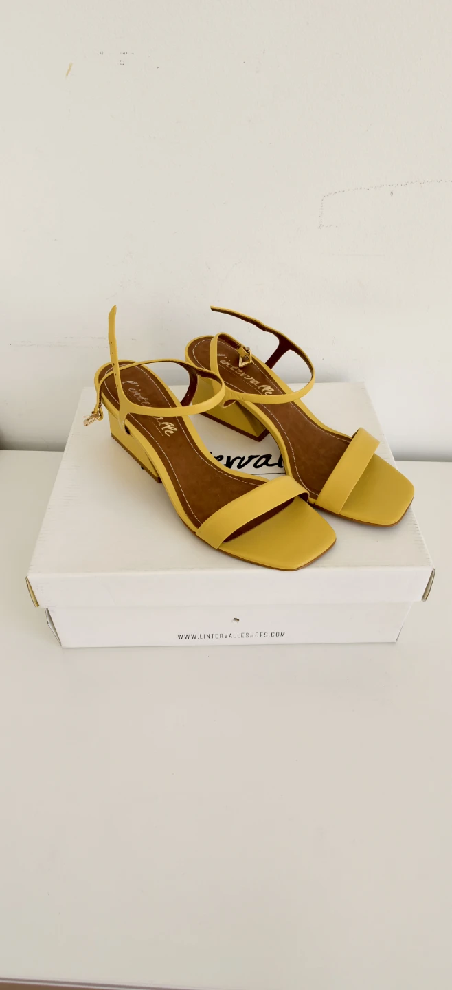 I'intervalle Yellow Linterville Square Toe Block Heel Sandals - photo 2