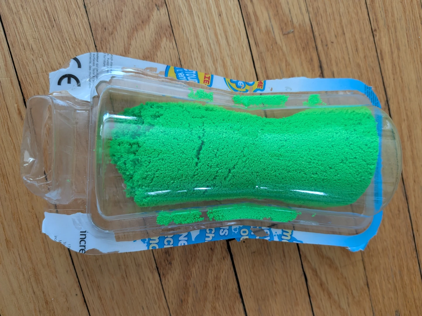 Green Kinetic Sand