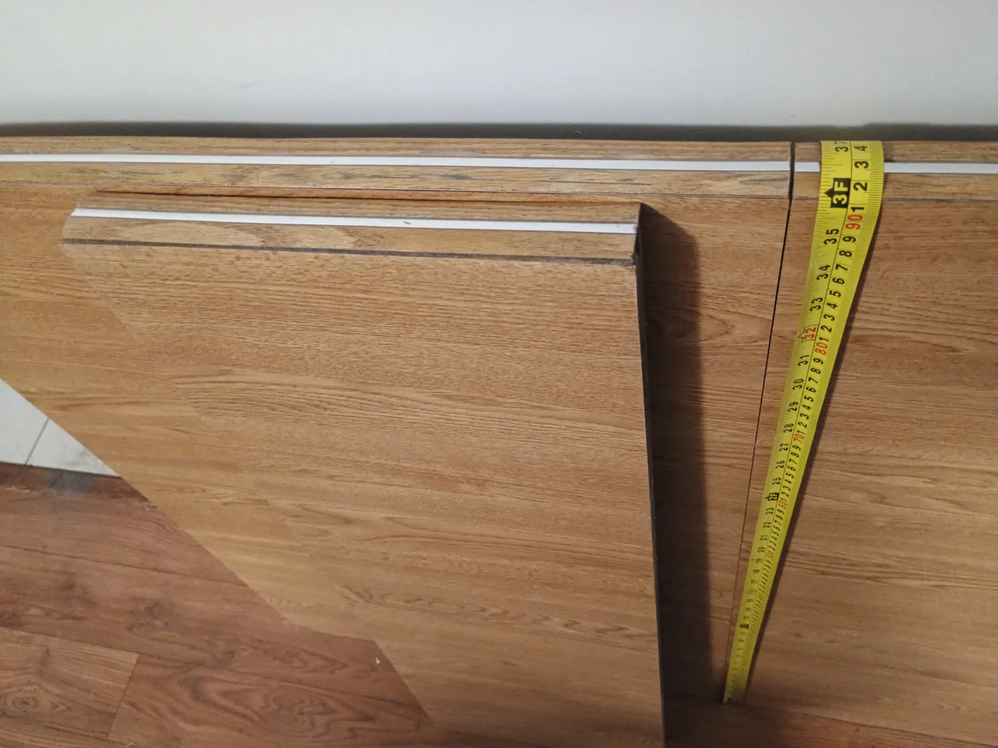 🥕 Free Dining Table - Wood Grain with extension, gold trim - photo 2
