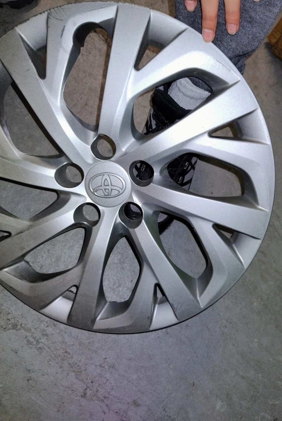 Toyota Hubcap covers - photo 2