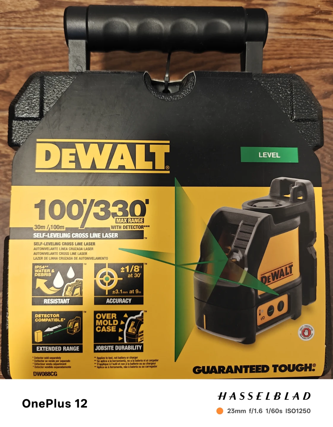 DeWalt DW088CG 330ft Green Beam Laser Level