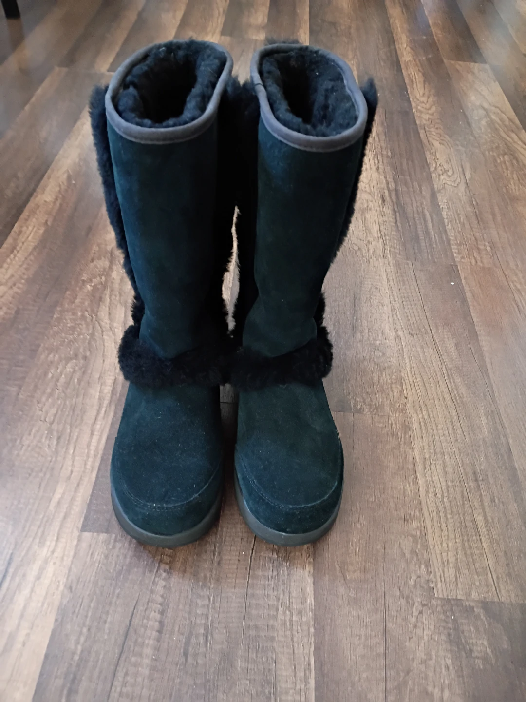 UGG Waterproof Boots Size 8 - photo 2