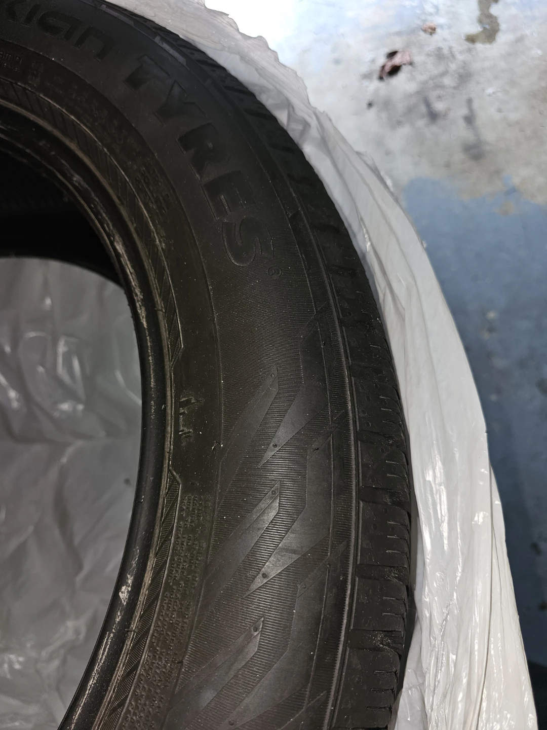 [80% OFF FLASH SALE]: Nokian R5 SUV 275/50R20 113R - photo 4