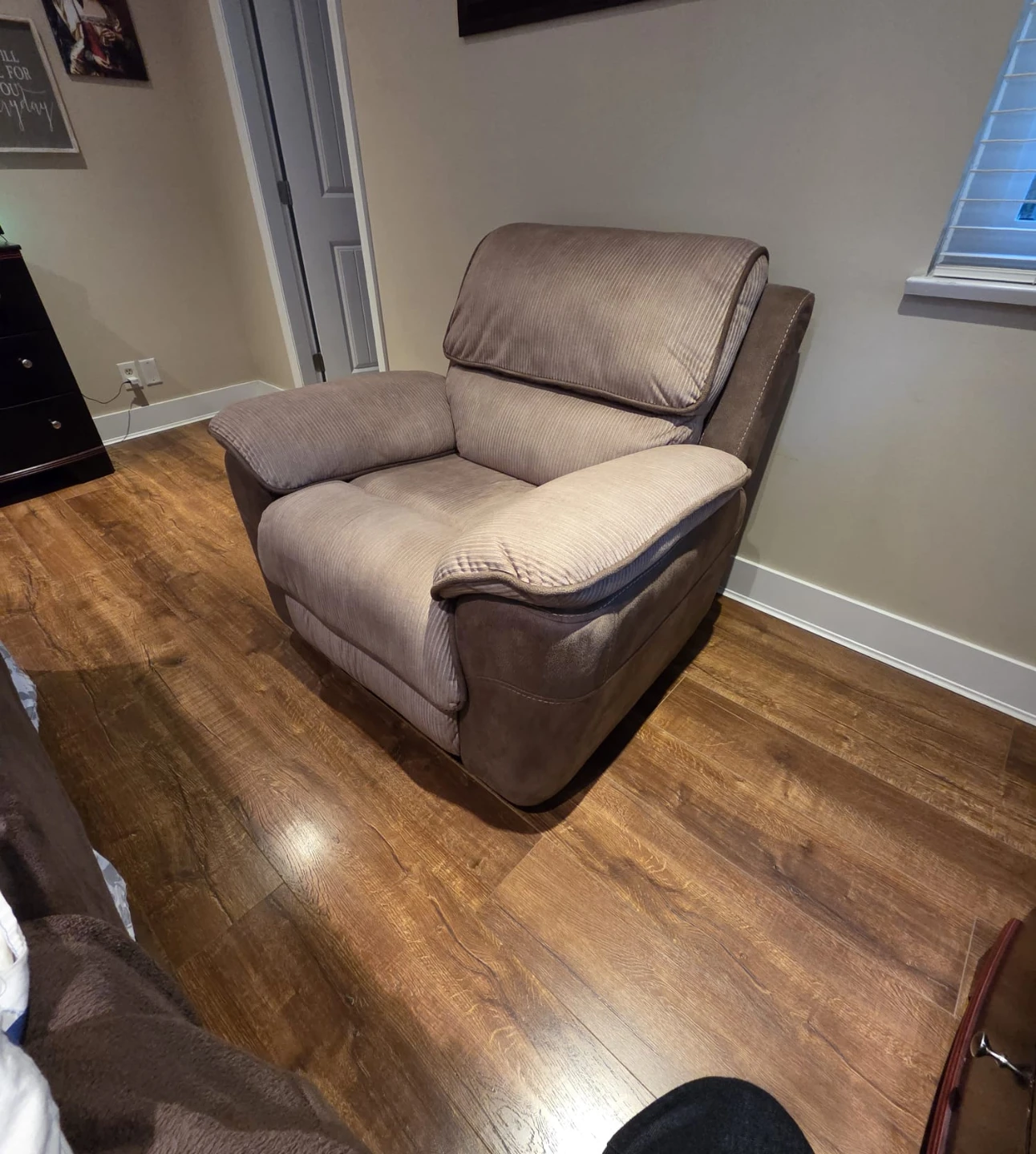 Recliner Chair