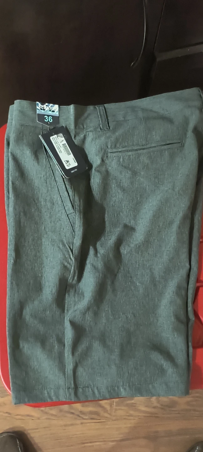 Izod Golf Shorts - Size 36 🧡