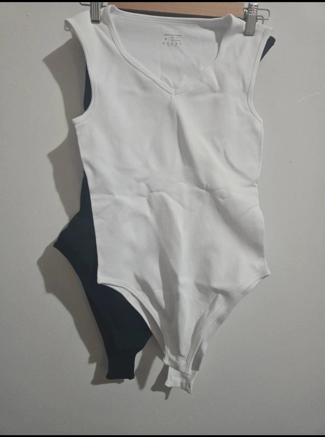 '0qq ribbed v-neck bodysuit 3-pack set, size M - photo 5