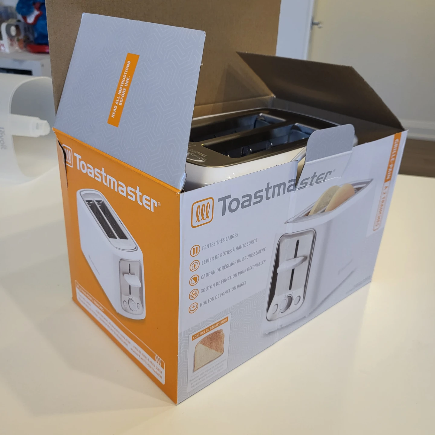 Toastmaster 2-Slice Toaster - Like New!
