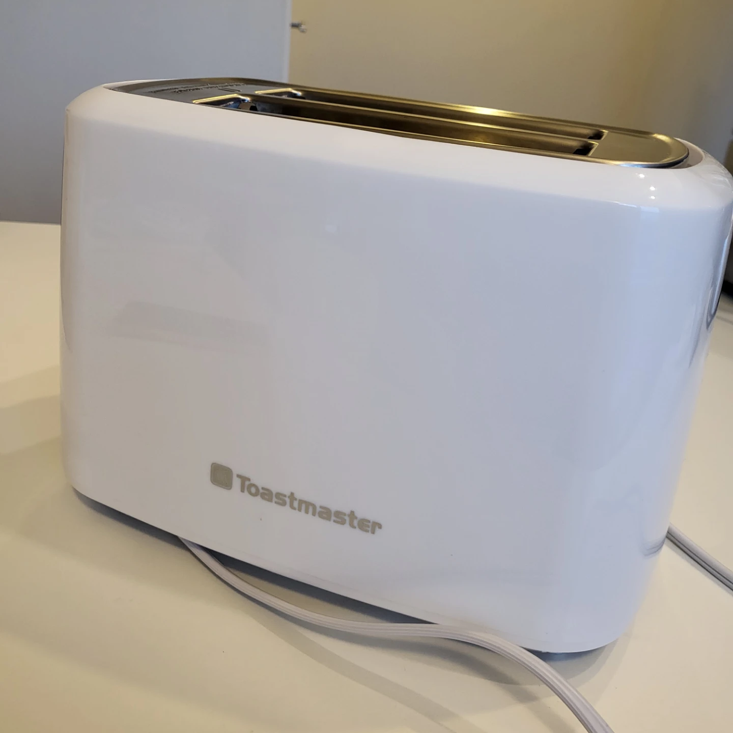 Toastmaster 2-Slice Toaster - Like New! - photo 3