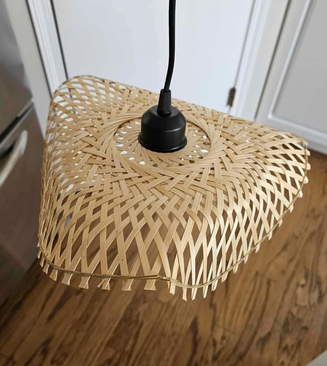Natural Bamboo Wavy Hanging Lamp / Light Fixture - NEW 🥕 - photo 2
