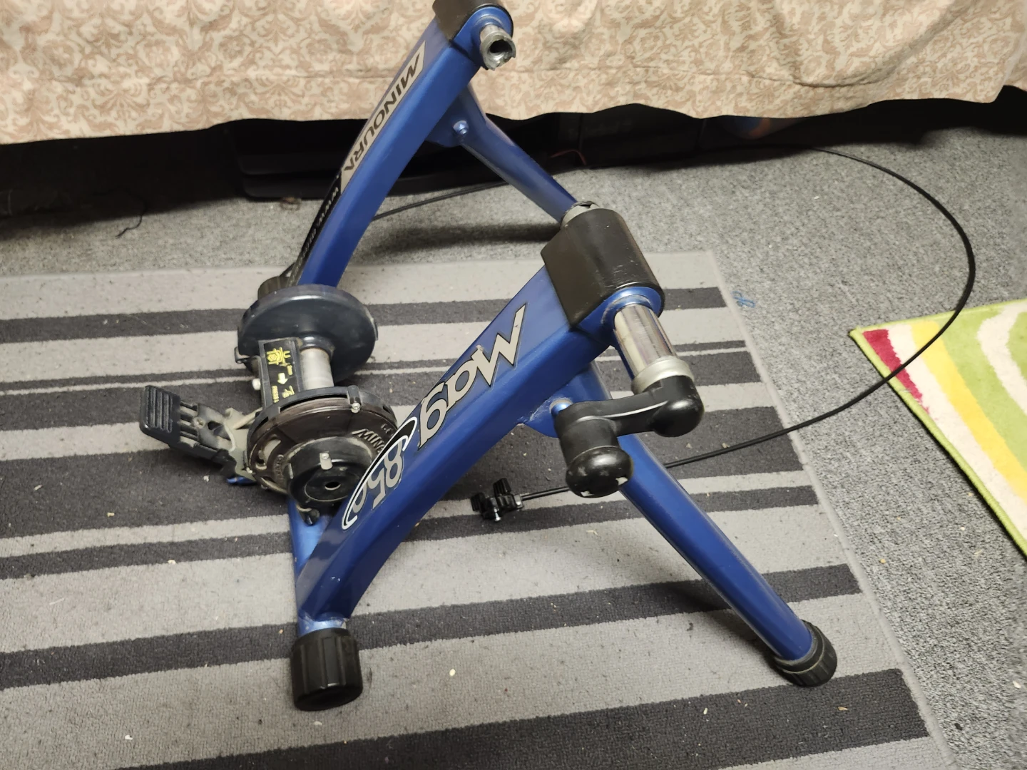Minoura Mag 850 Indoor Bike Trainer - photo 3