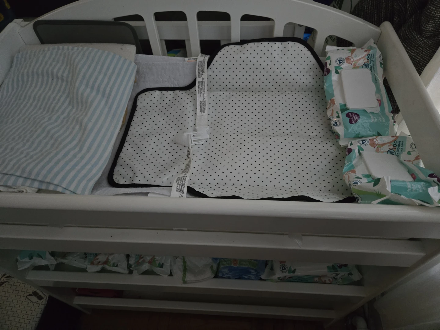White Changing Table with Pad. - photo 2