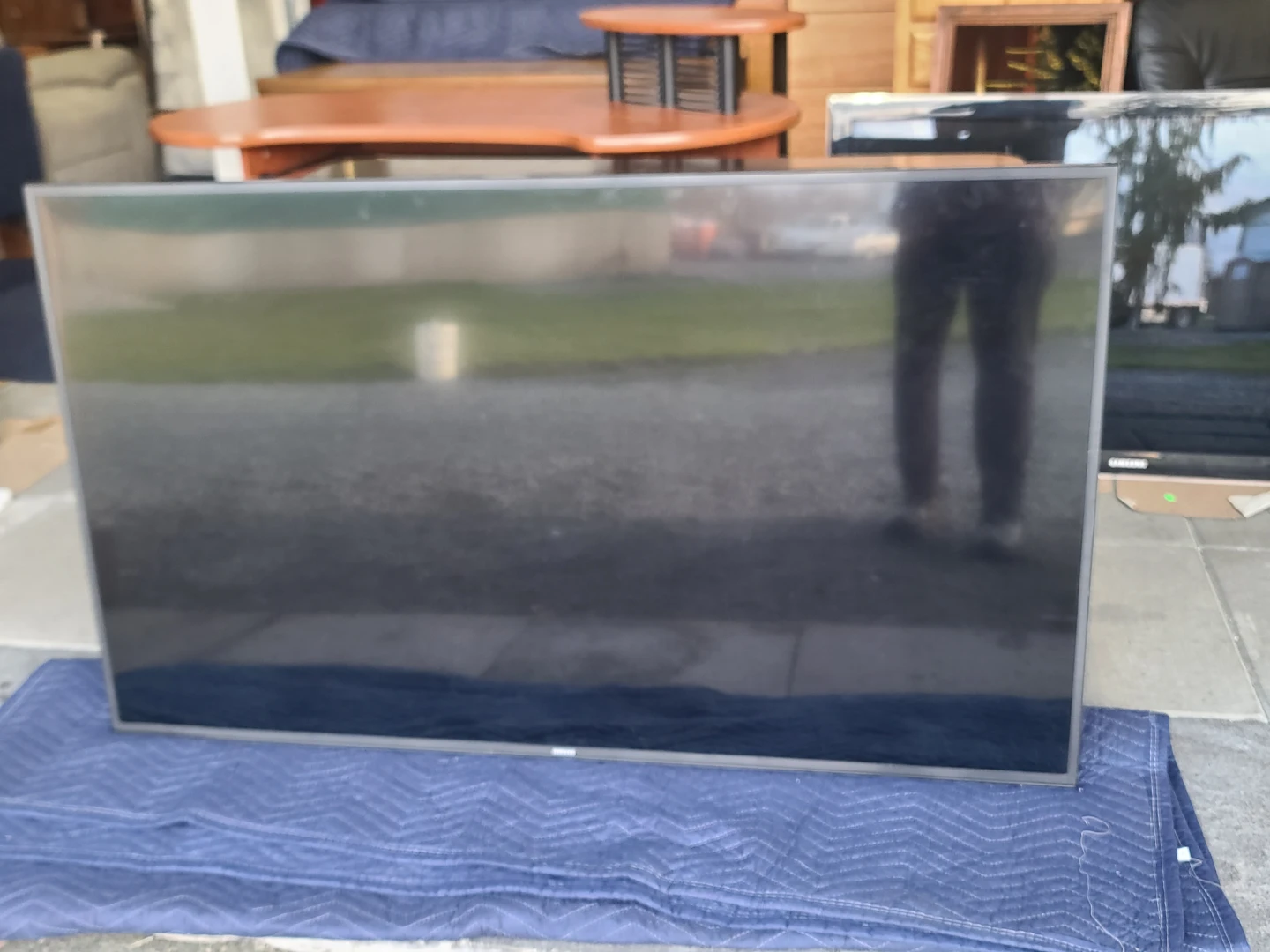 Samsung 65" 4K UHD Smart TV - Model UN65MU6300F - photo 2