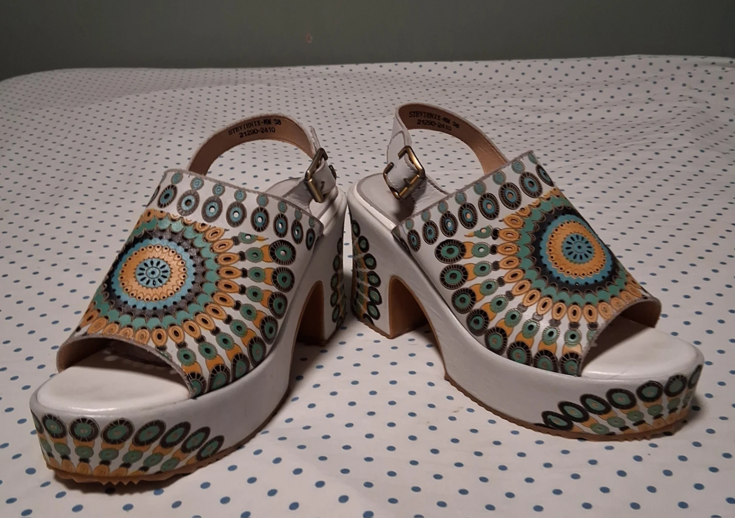 StevieniX Platform Sandals - Size 8