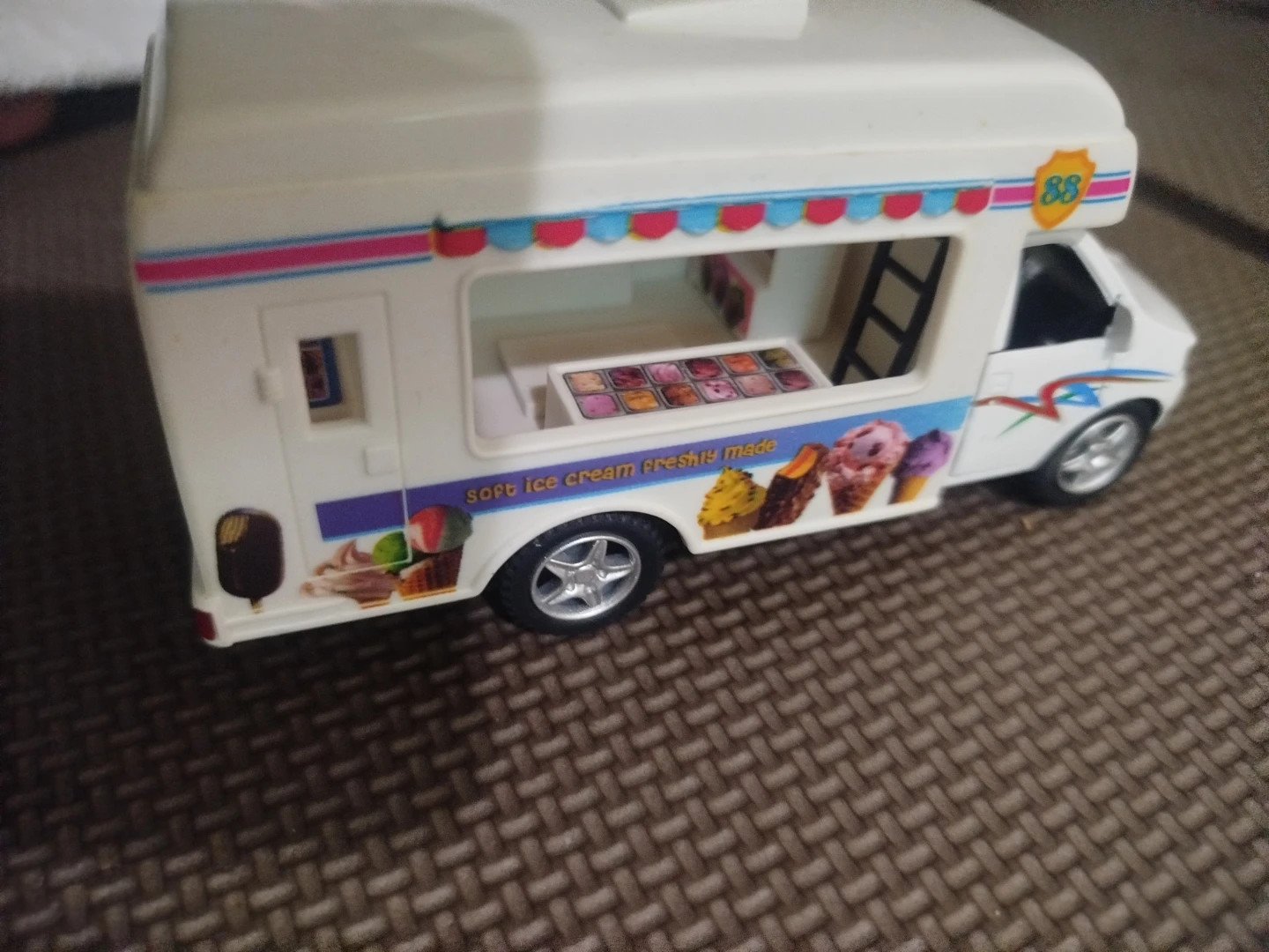 Toy Ice Cream Truck - photo 3