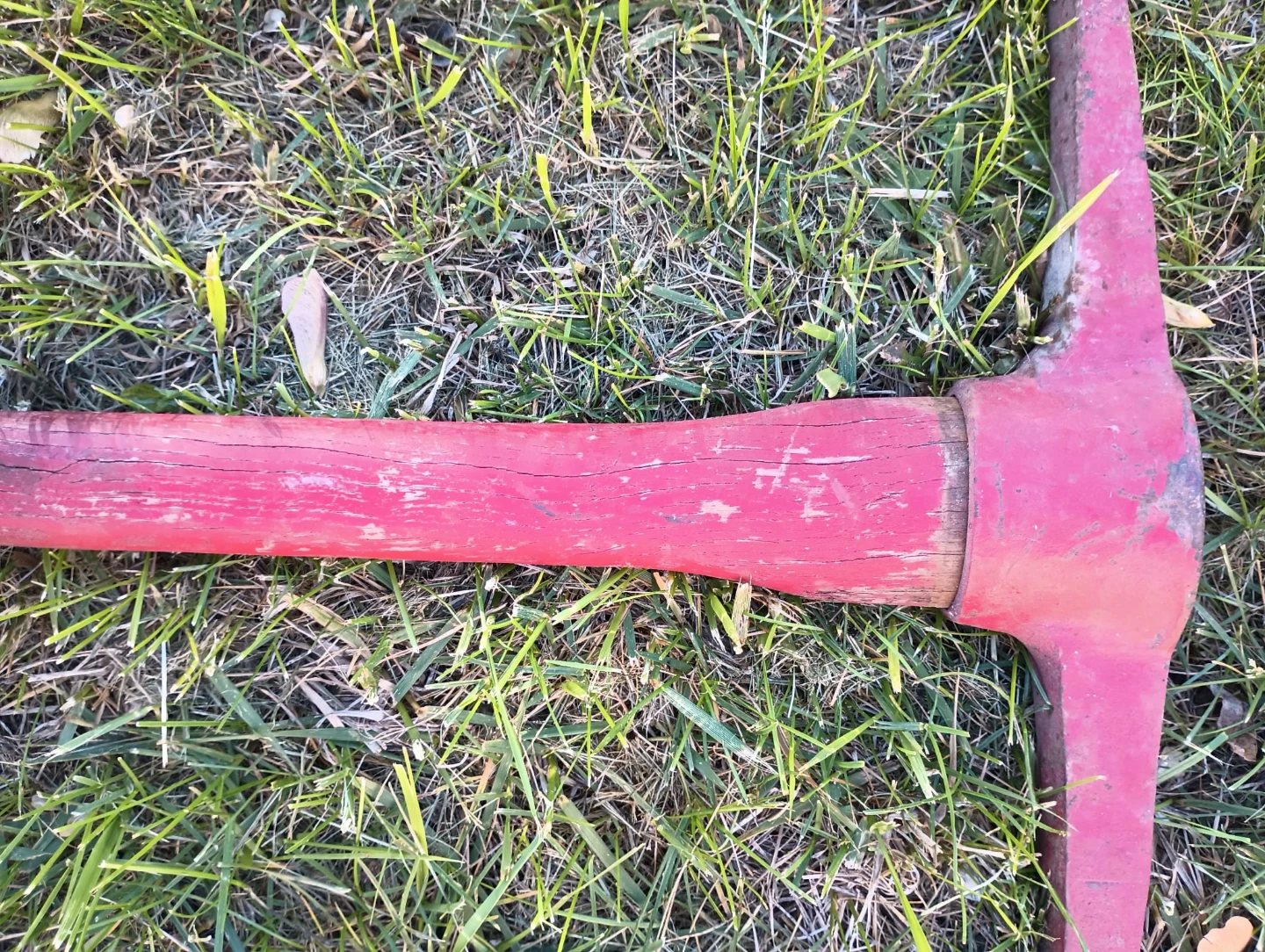 Vintage Red Pickaxe - photo 4