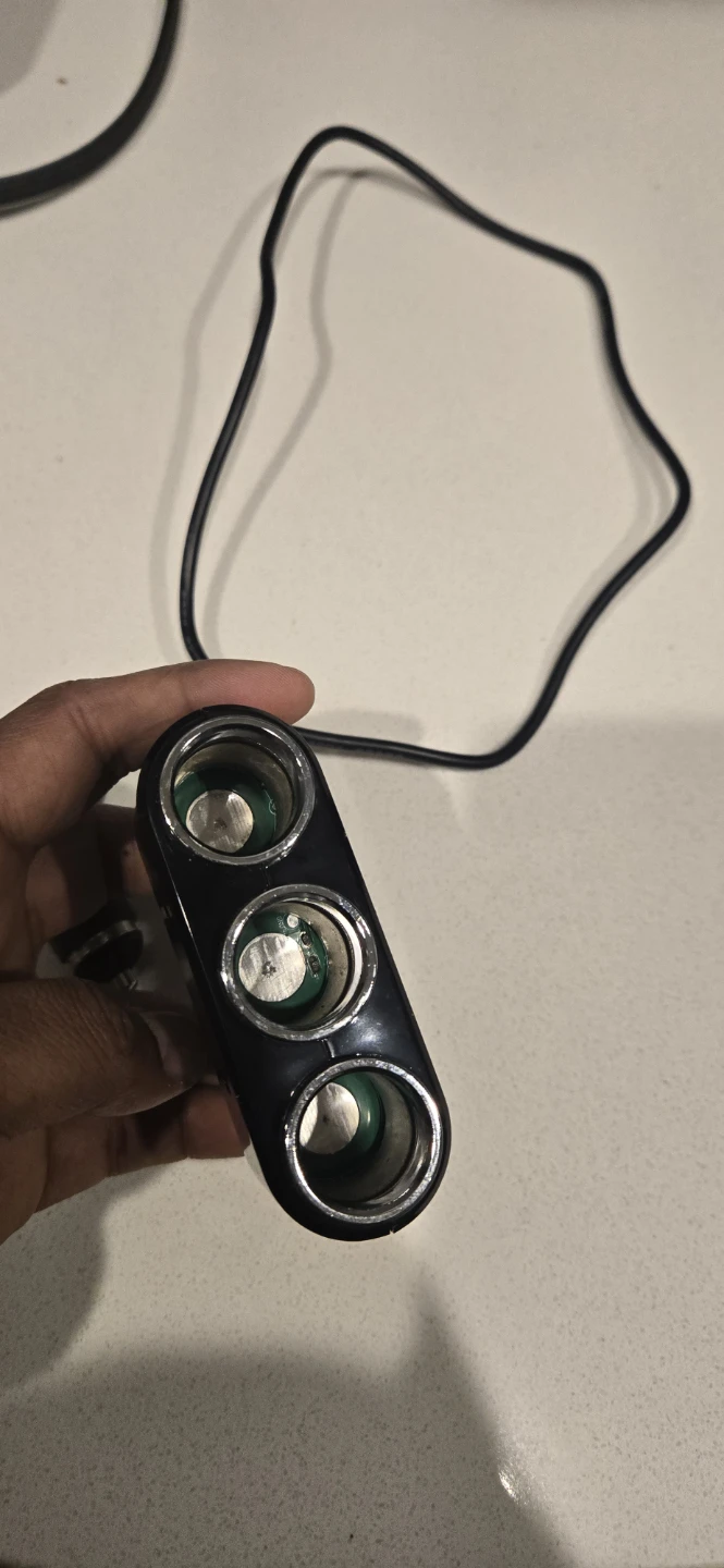 Car Charger Splitter & FM Transmitter - photo 3
