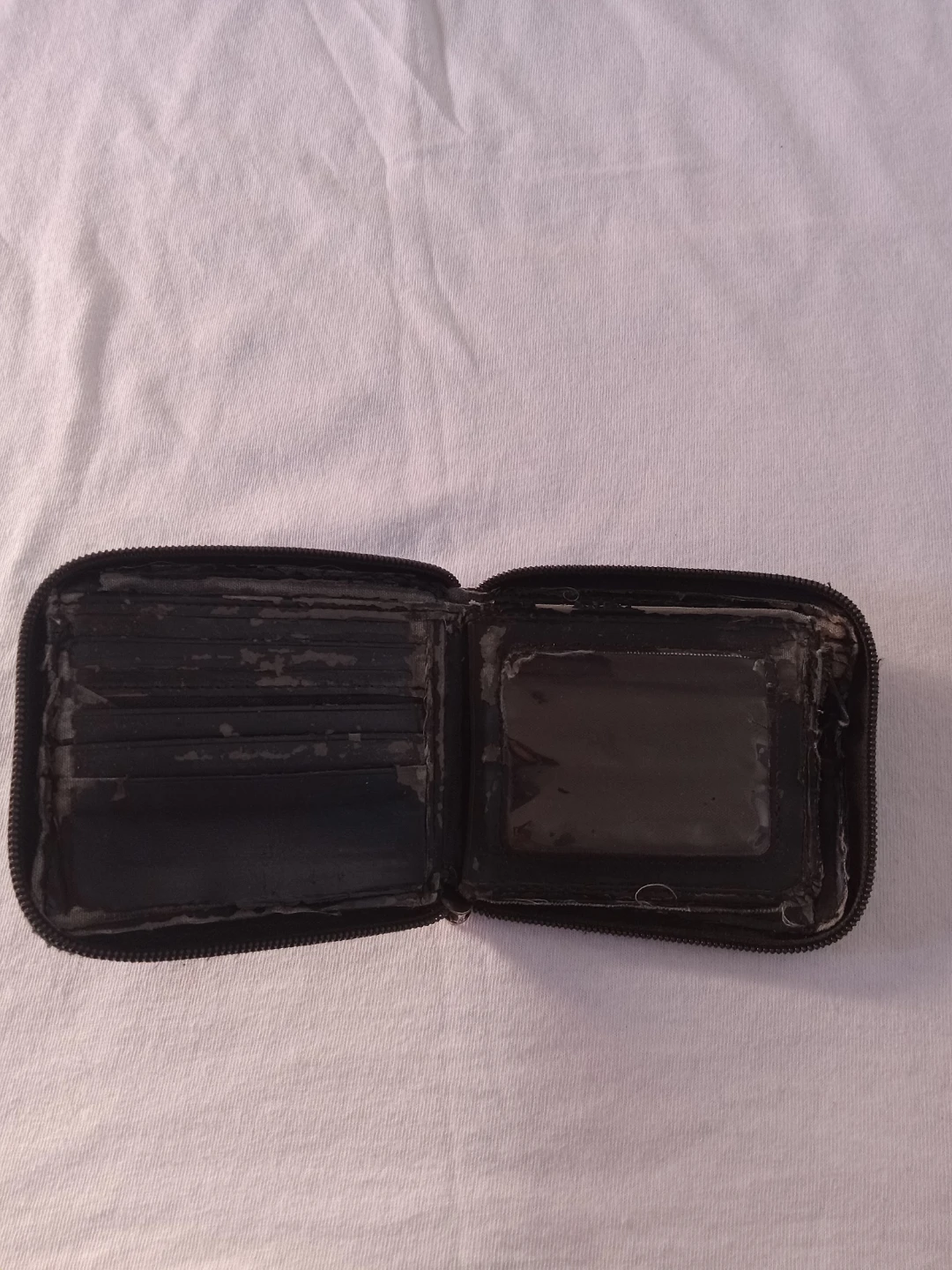 USED- Roots Black Leather Wallet - photo 2