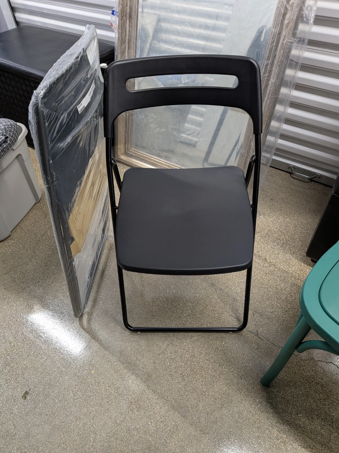 Black Round Top Stool - photo 3