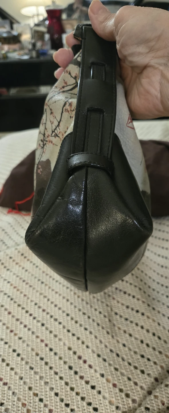 Icon Los Angeles Leather Shoulder Bag🥕 - photo 3