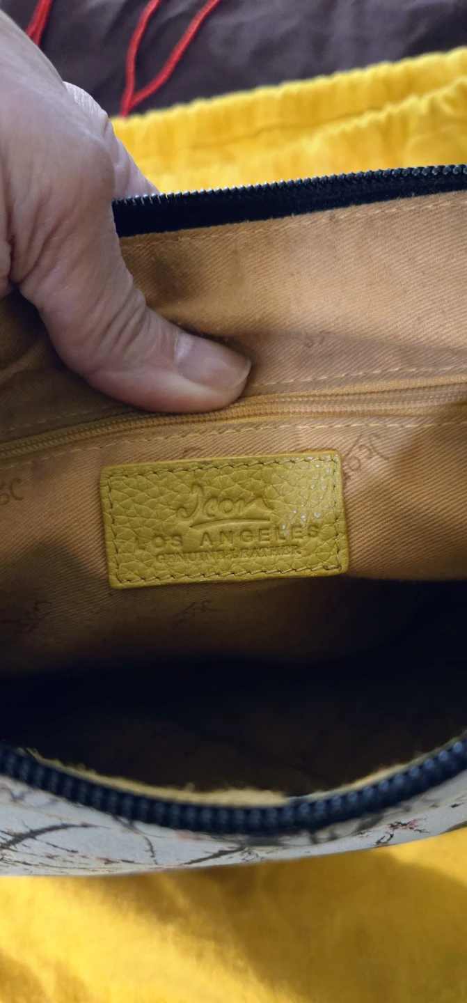 Icon Los Angeles Leather Shoulder Bag🥕 - photo 4