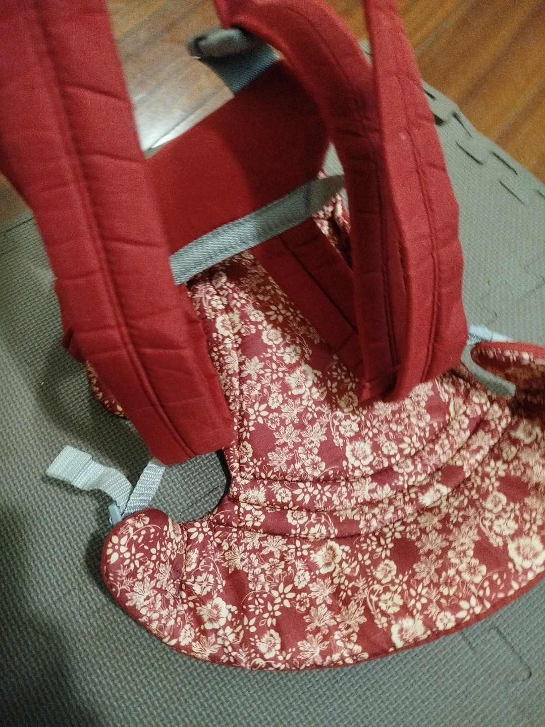 Red Floral Baby Carrier - photo 2