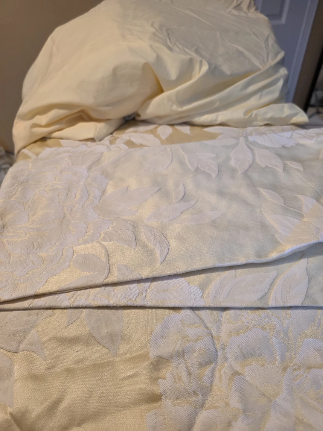 Heavy Yellow floral Queen bed set. - photo 4