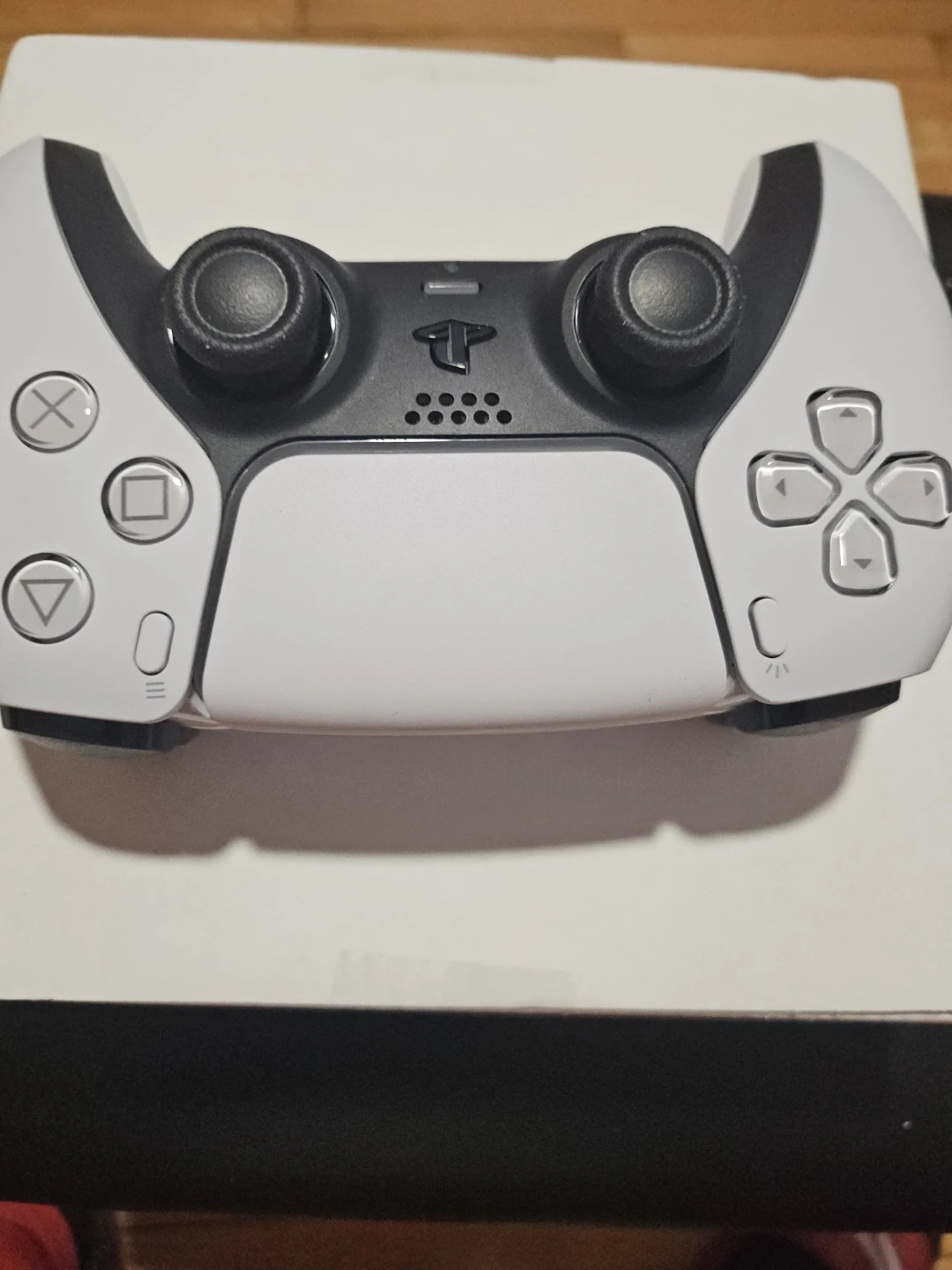 Sony DualSense Wireless Controller - White - photo 2