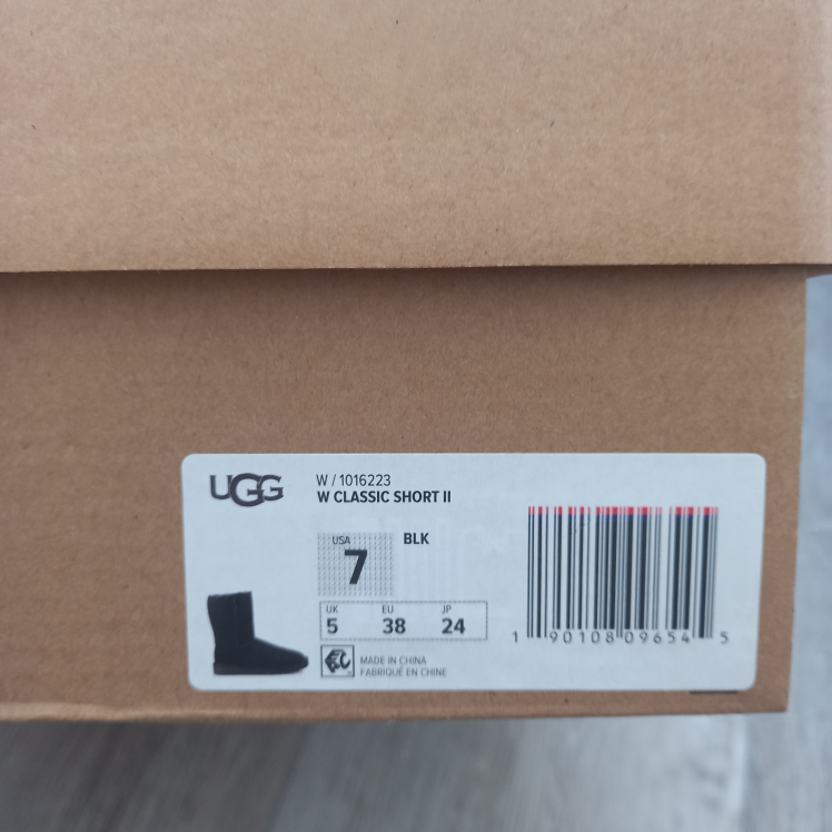 NEW🧡 UGG Classic Short II Boots - Black - photo 3