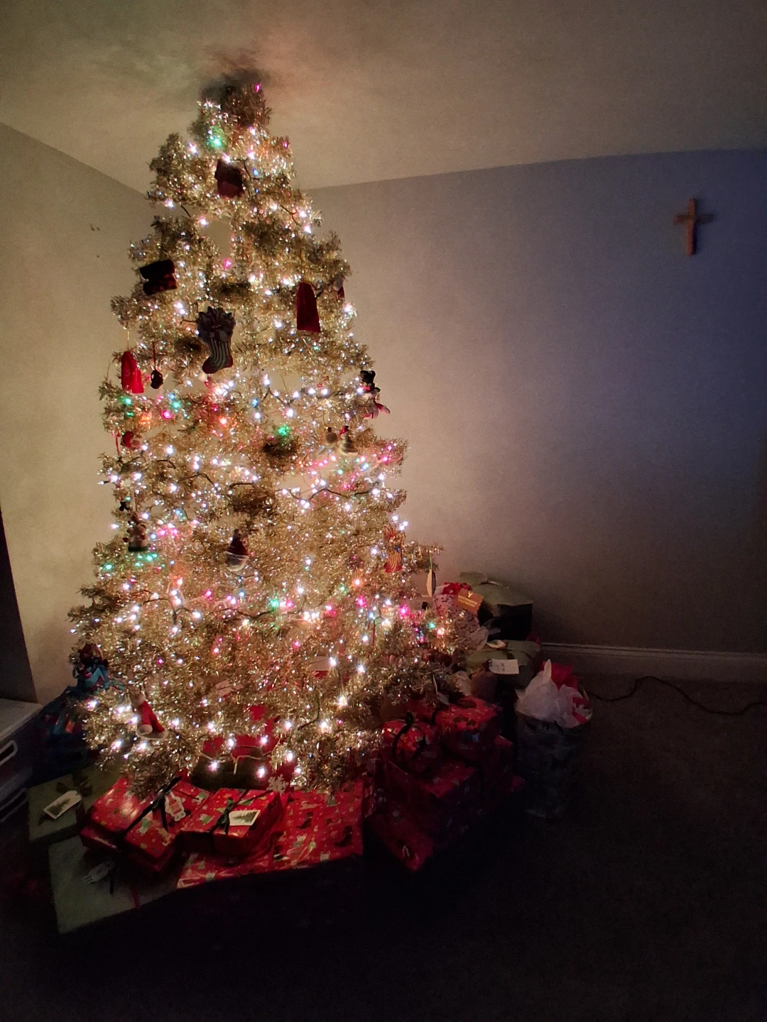 Beautiful 7ft Gold Christmas Tree - photo 2