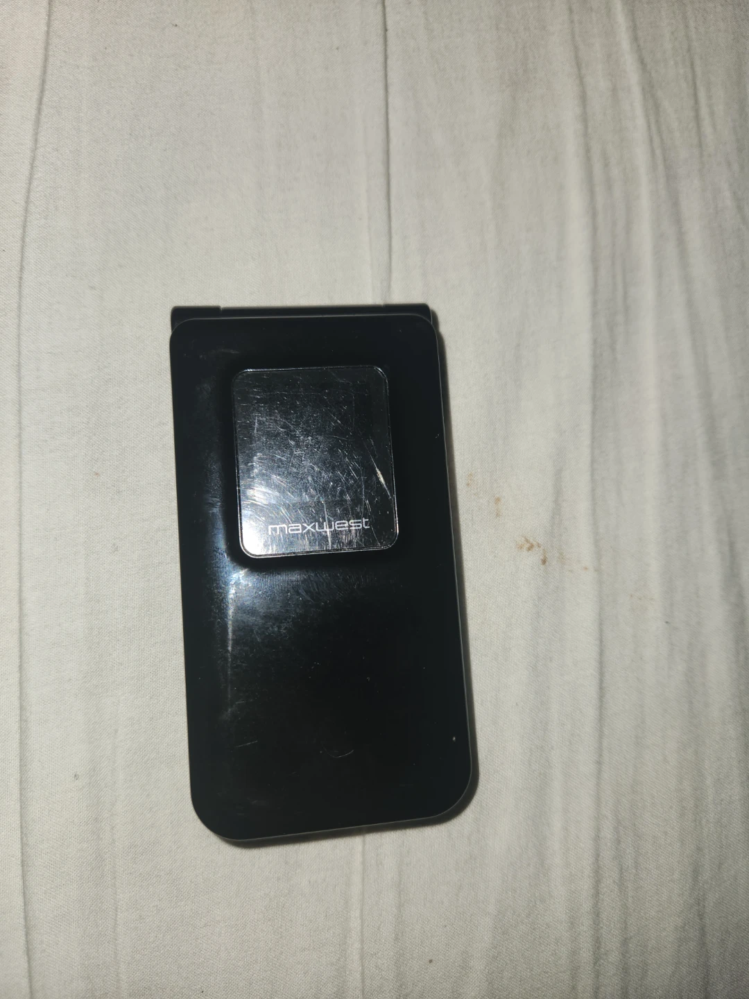 Maxwest Flip phone - photo 2