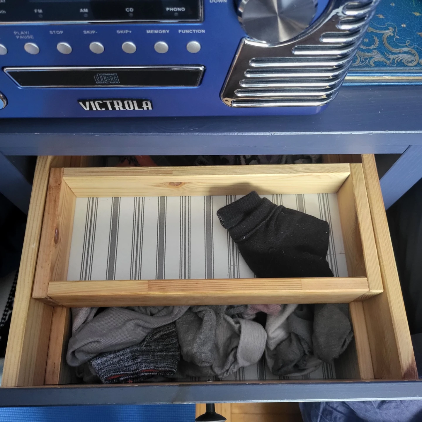 Hemnes ikea nightstand, in blue stain. LAST DROP. - photo 2