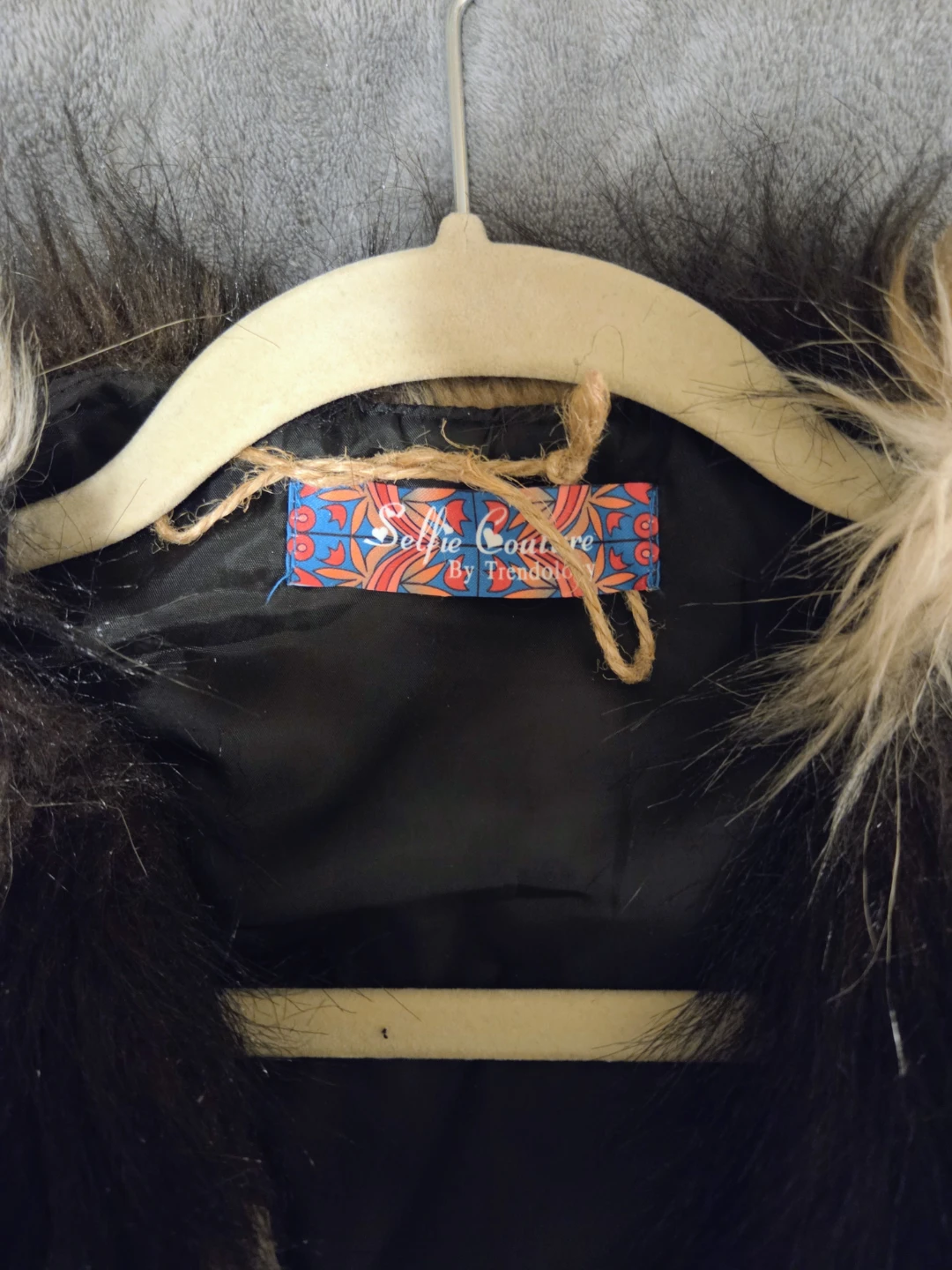 Selfie Couture Faux Fur Vest - Size M/L - photo 3