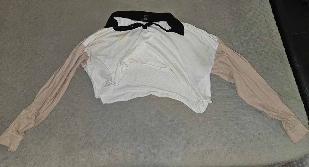 Long Sleeve Crop Top - White & Beige