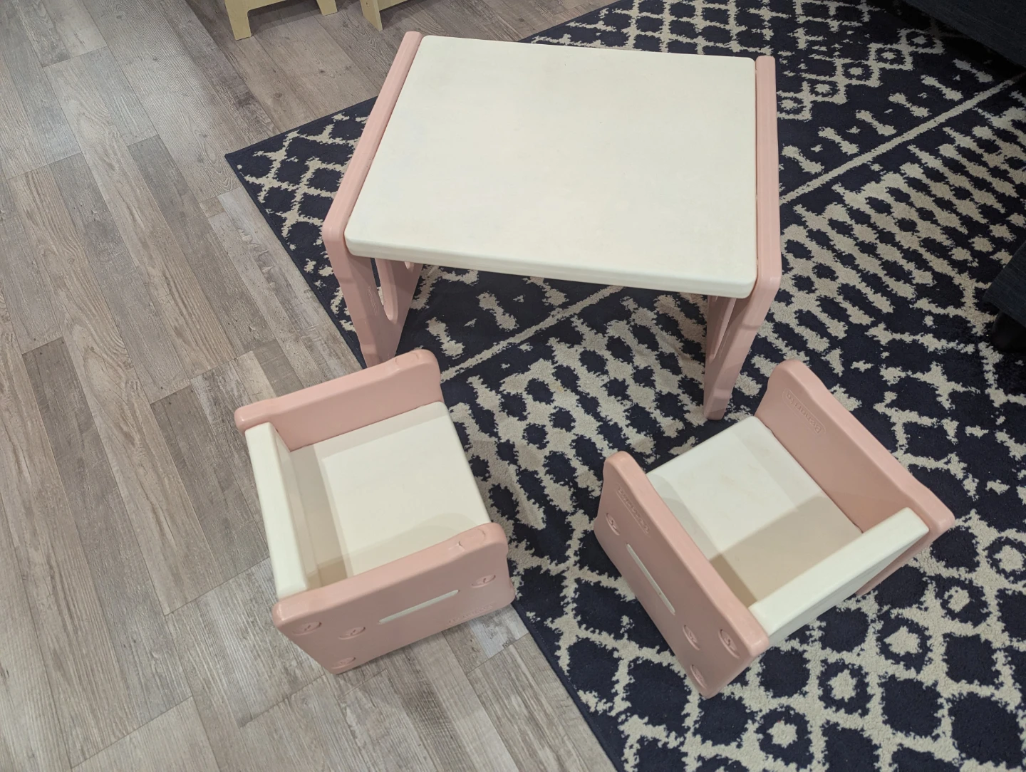 Benarita Kids Table and 2 Chairs Set