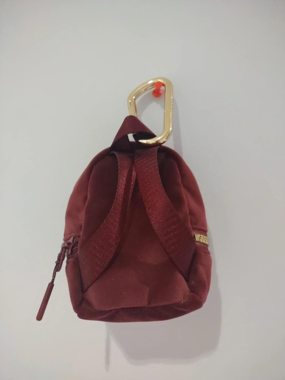 Lululemon Maroon Backpack Charm - photo 2