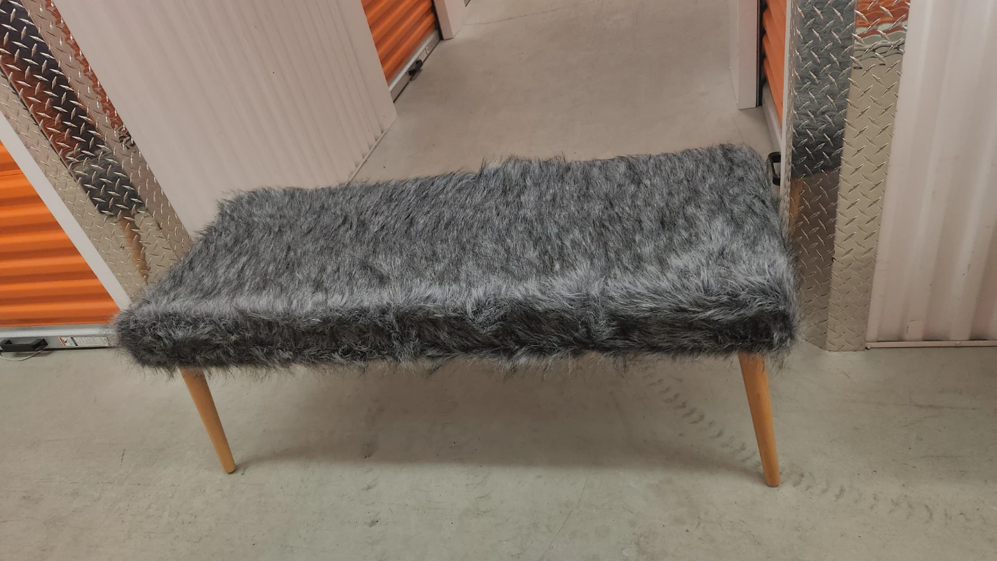 Grey Faux Fur Bench - photo 3