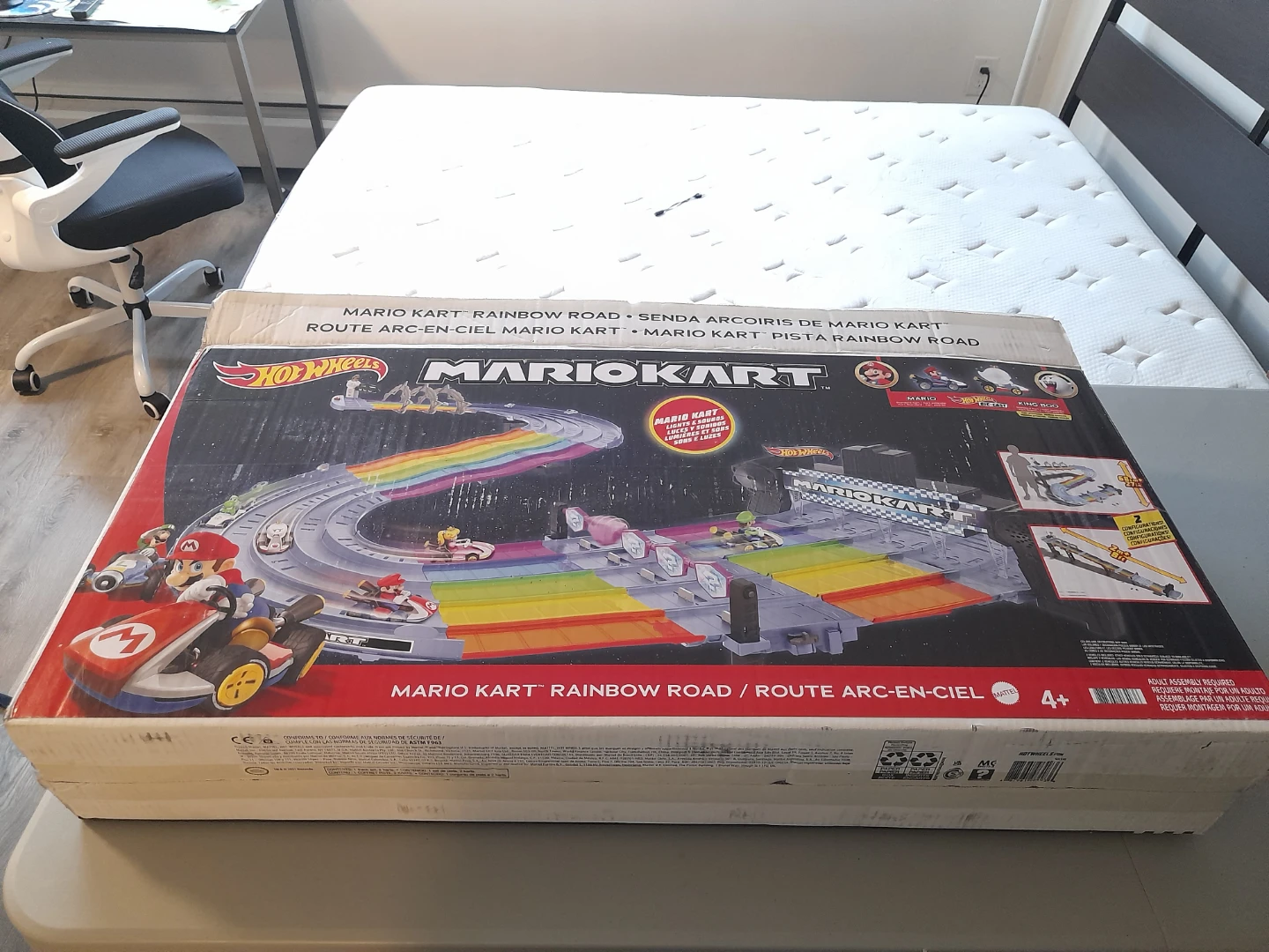 Hot Wheels Mario Kart Rainbow Road - Used - No karts included