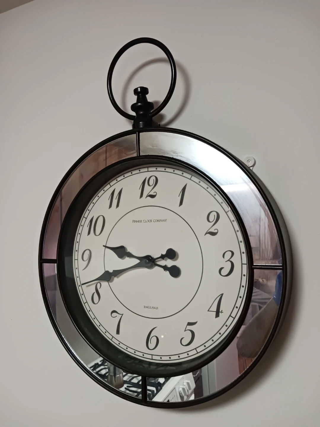Pinner 17 3/8″ Round Wall Clock –Plastic with Mirror Accents - photo 2