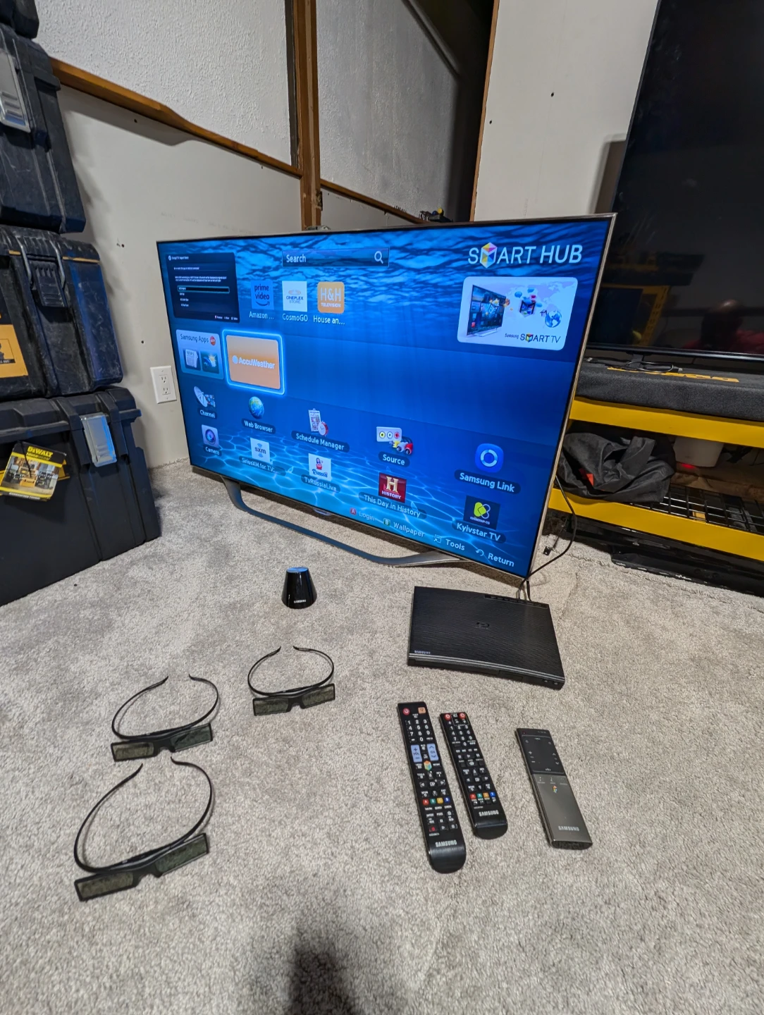 55" Samsung Smart 3D TV with Accessories - photo 2
