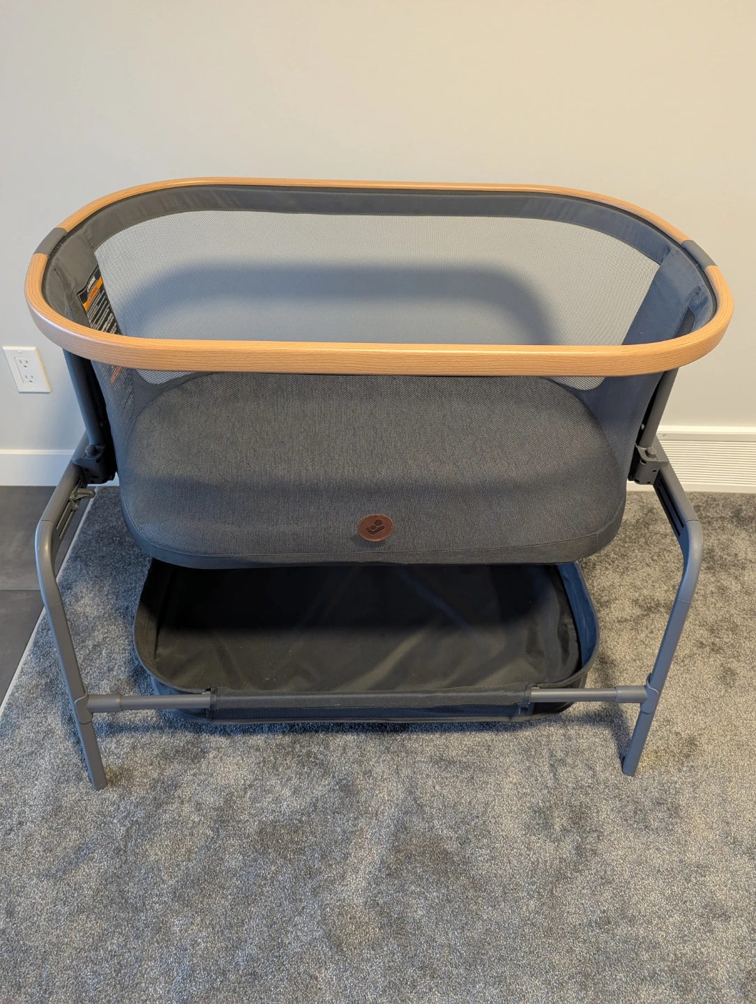 Maxi-Cosi Iora Bedside Bassinet - Graphite
