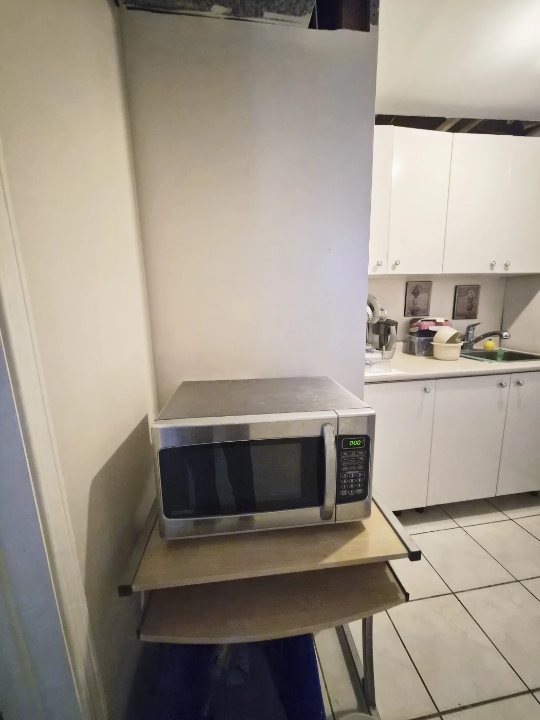 Basement Room for Rent (Filipino Male Only) - photo 4