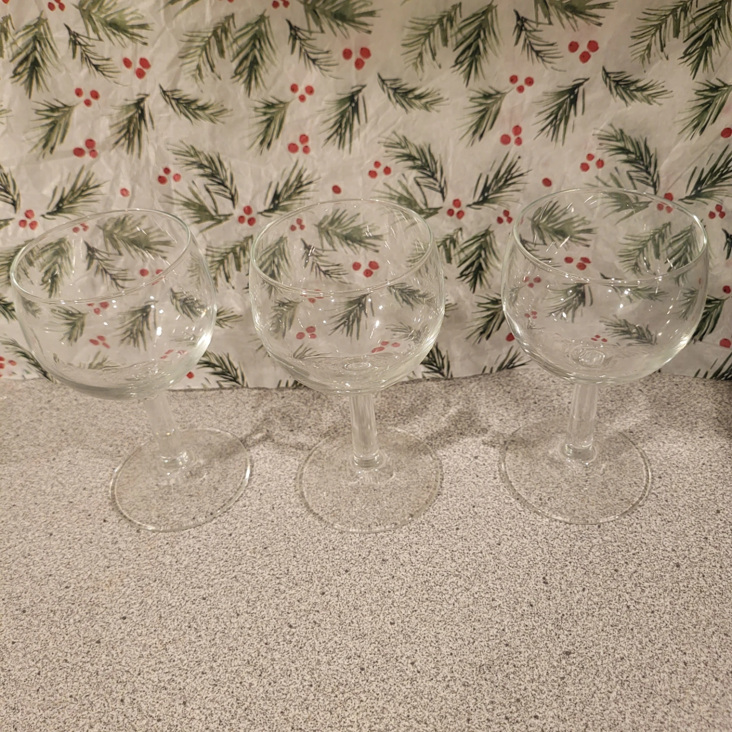 Set of 3 Stemmed Wine Glasses