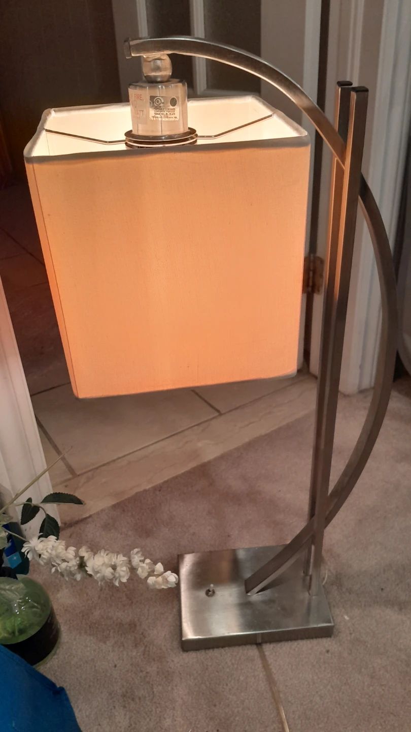 Modern Metal Table Lamp with Square Shade